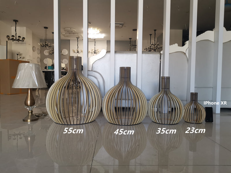 Hängelampe aus Holzkäfig im Landhausstil