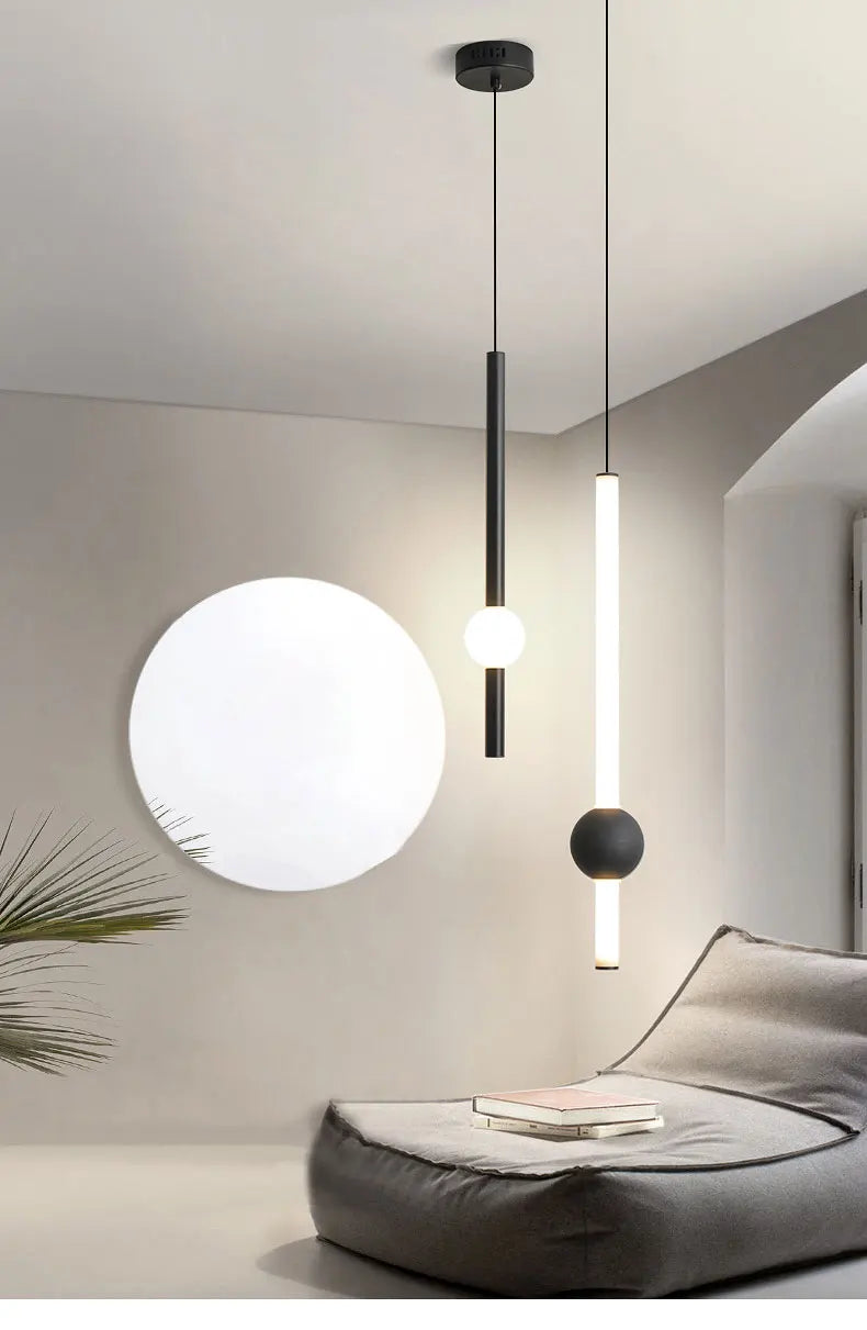 Minimalistische hanglamp naast het bed - moderne LED-lamp met één kop