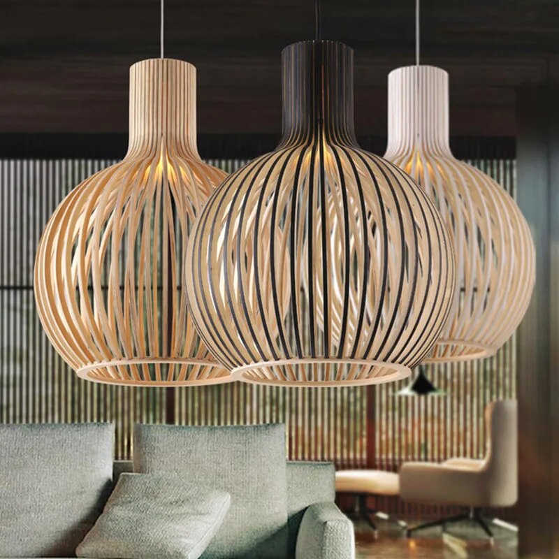 Hängelampe aus Holzkäfig im Landhausstil