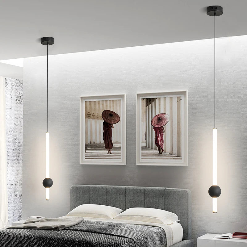 Minimalistische hanglamp naast het bed - moderne LED-lamp met één kop