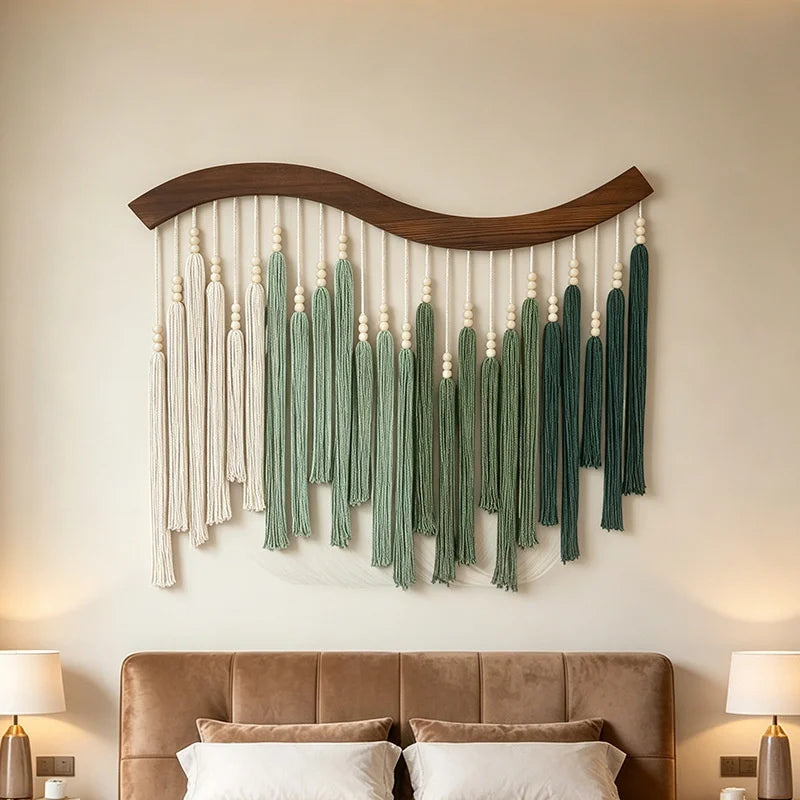Groene macramé wanddecoratie met kwastjes – 70 × 80 cm