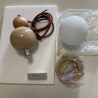 Rustieke hanglamp van hout en steen - middeleeuwse Bauhaus-designerkroonluchter