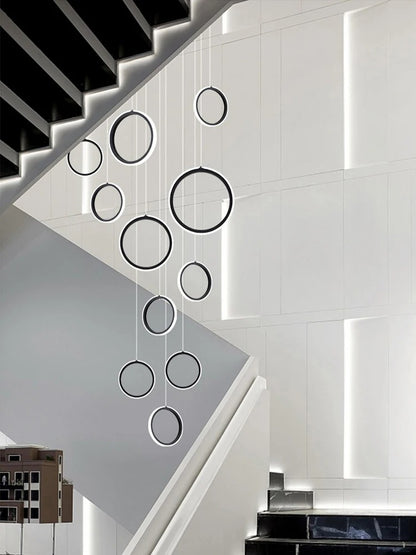 Treppenhaus-Kronleuchter mit Kristallring – Modern für Treppenhäuser und hohe Decken